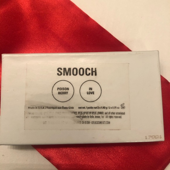 KYLIE Cosmetics Limited Edition Mini Duo EyeShadow - Picture 4 of 6